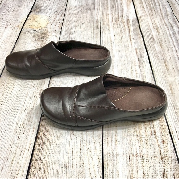 Mootsies Tootsies Faux Leather Slip On Shoes - Picture 4 of 7
